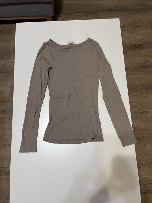 Боди черно и блузи с дълъг ръкав