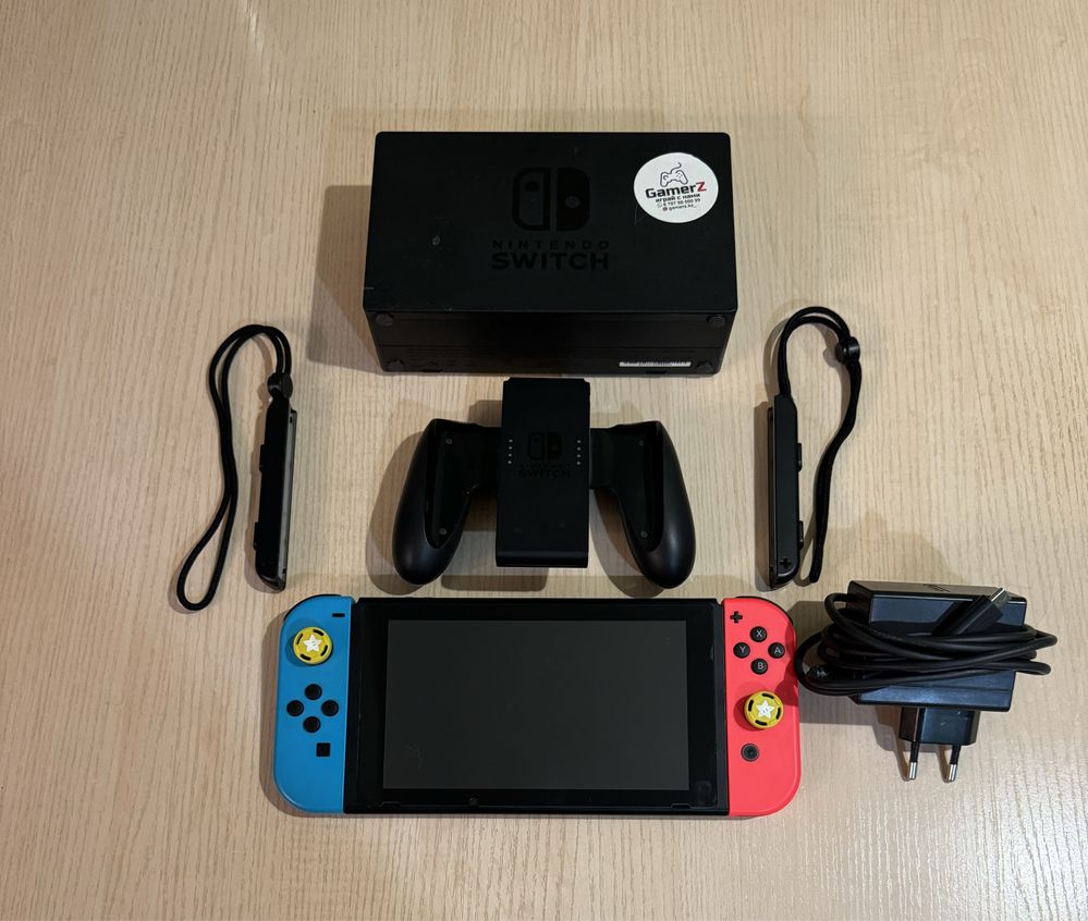 Nintendo switch консоль игровая. Все элементы в комплекте.