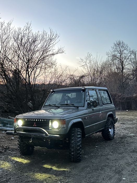 Mitsubishi pajero mk1 2.5