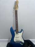 продаю электрогитару Rocket Stratocaster в синем цвете.