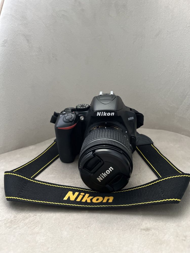 Продам фотоаппарат  Nikon 5300 Kit 18-55VR черный