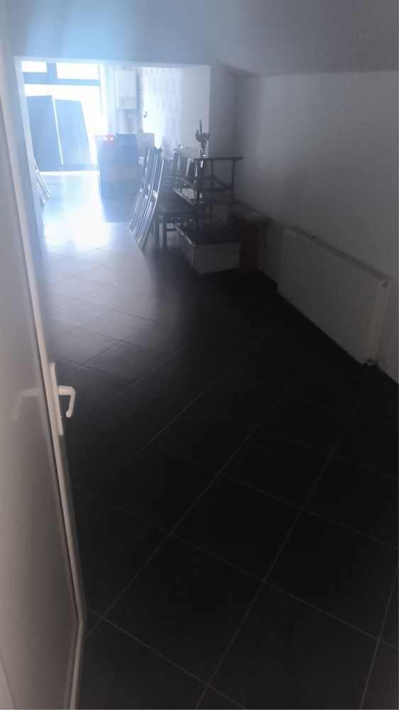 Inchiriez spatiu comercial central
