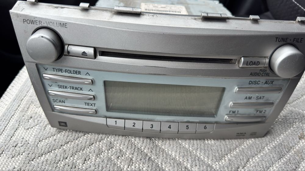 Продам штатную магнитолу