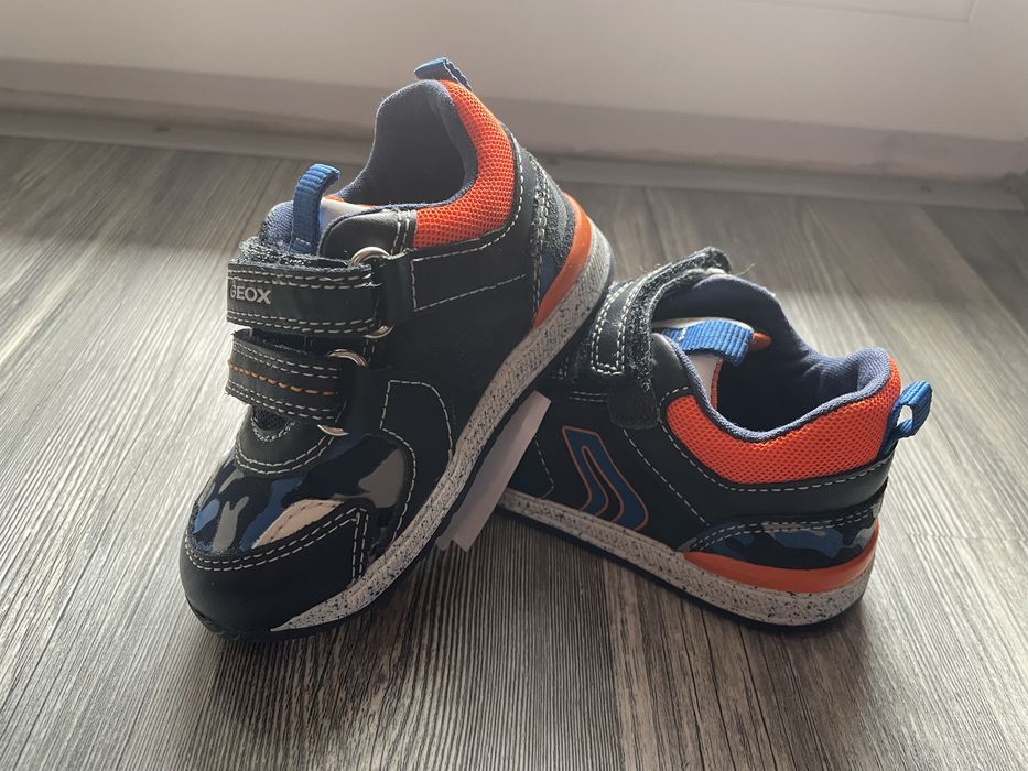 Чисто нови маратонки 22 размер geox