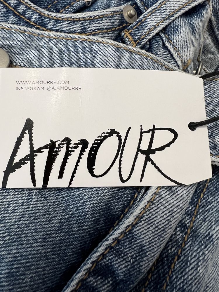 Vand blugi pentru  fete, AMOUR, model deosebit