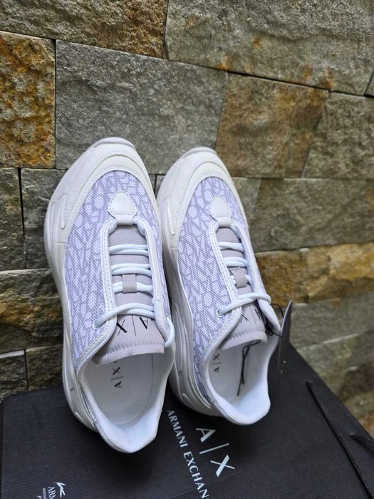 Нови,Оригинални обувки на марките Michael Kors, Armani Exchange, Guess