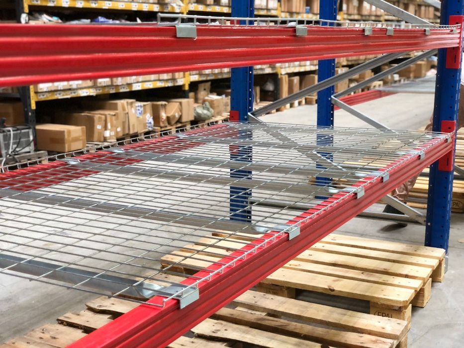 Rafturi metalice cu polite 838×2356