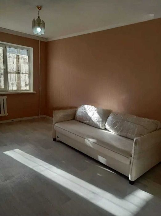 Продам 1 комн. квартиру в Уральске