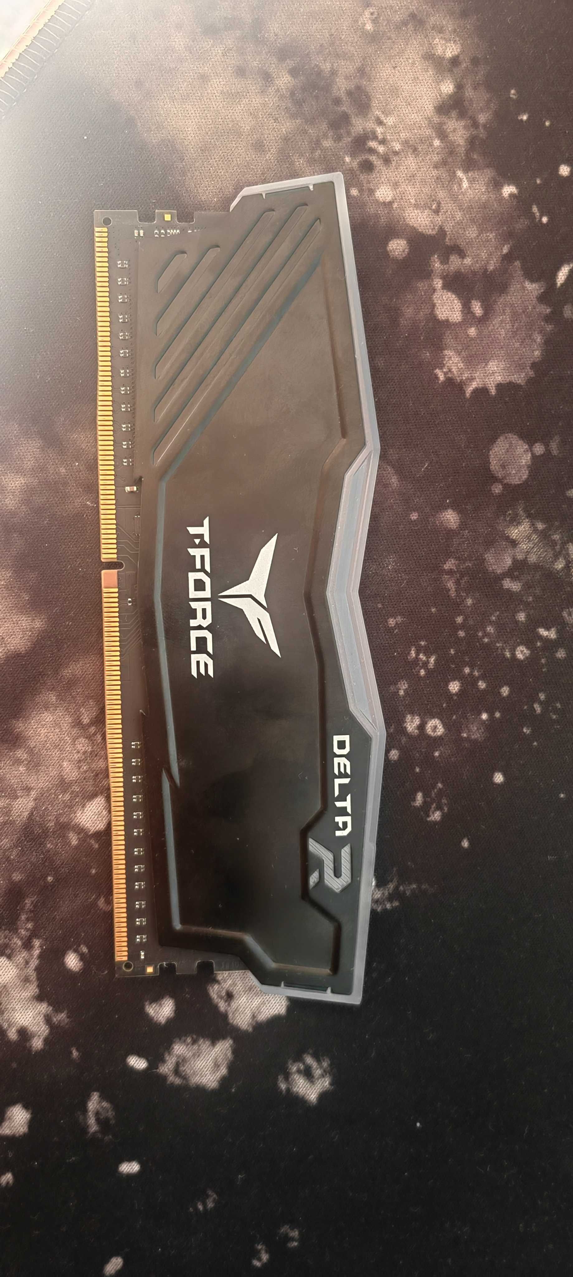 Памет 8GB DDR4 3200 Team Group T-Force Delta - TF3D48G3200HC16C01