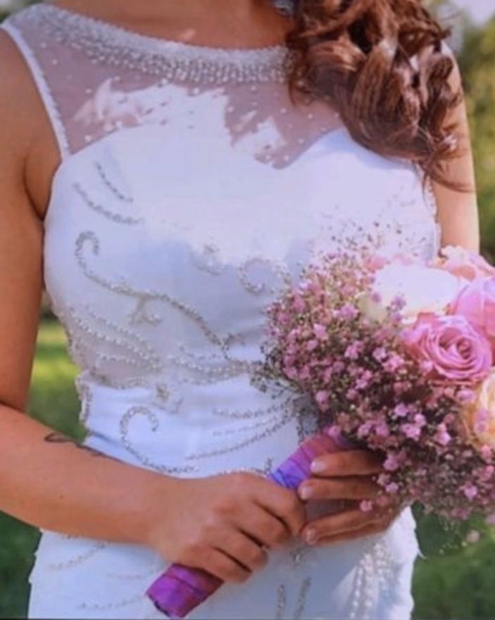 Vând această rochie de mireasă superbă,mărimea 36-42!Preț 600 lei!