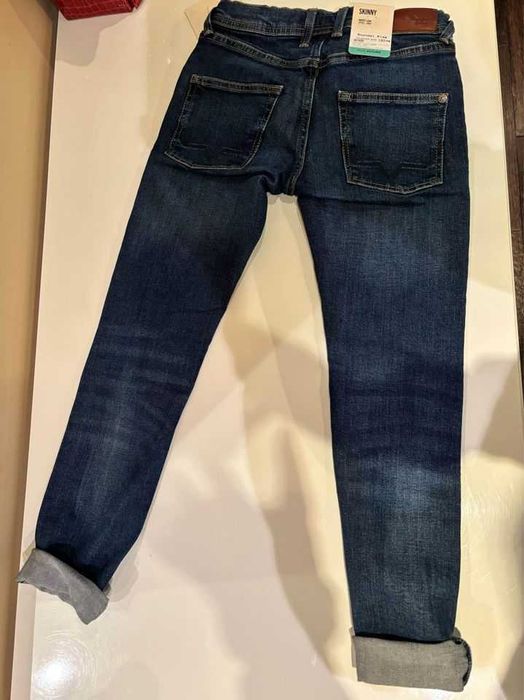 Pepe Jeans детски дънки-нови
70 лв.
