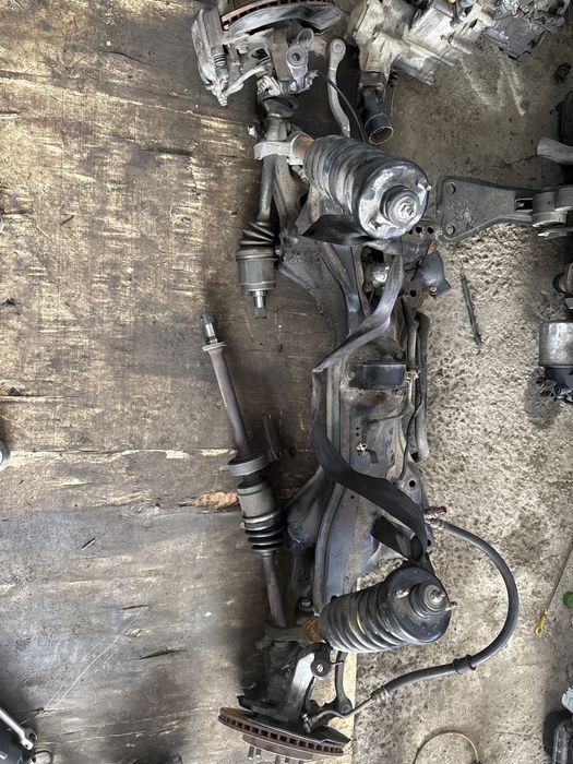 Оригинал б/у рулевая рейка, тяга балка гранаты ступица Хонда СРВ