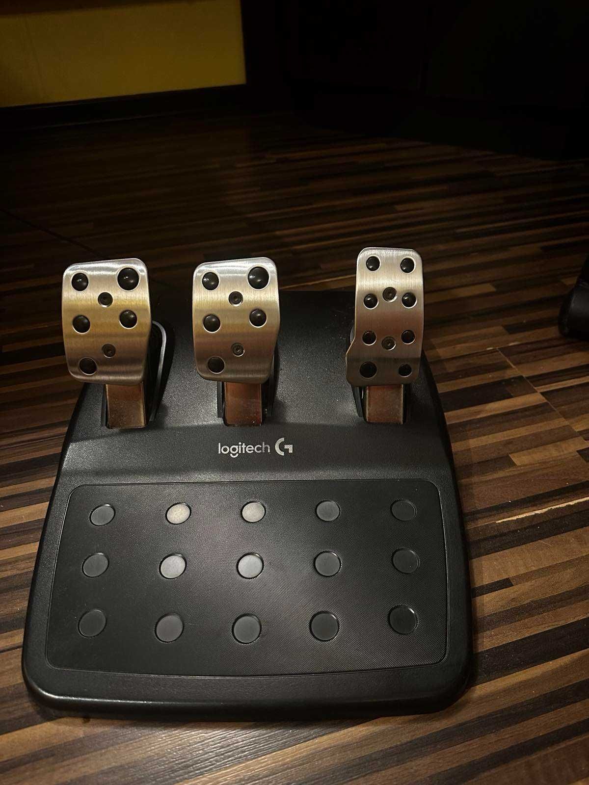 Logitech g29 в перфектно състояние