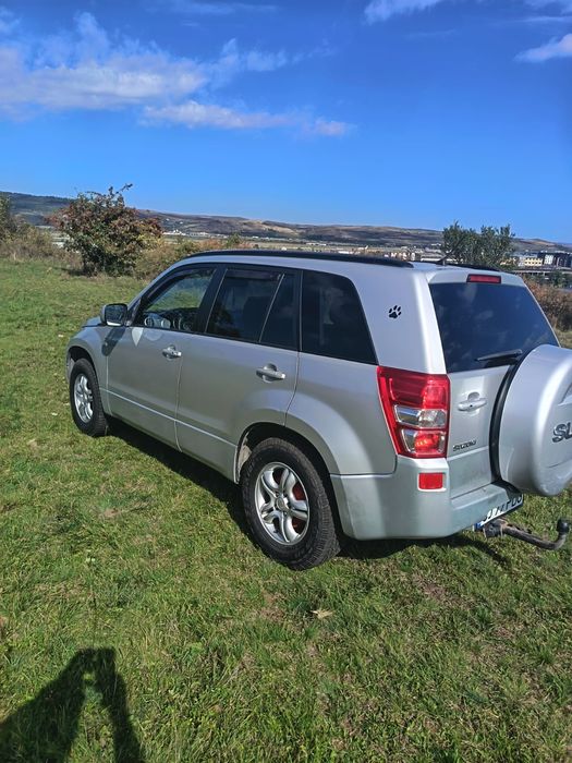 Vând suzuki Grand vitara