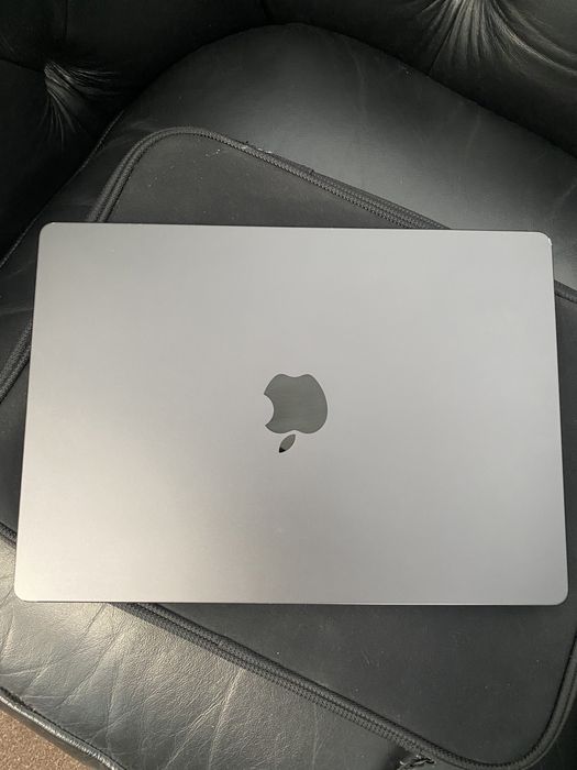 MacBook Pro 14-inch/ M4 / 16 Gb RAM / 512 Gb / Space Black/ Foarte bun