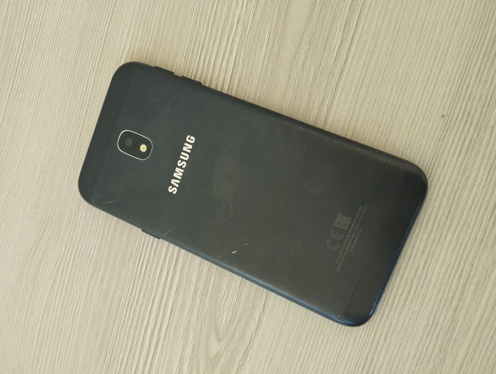 Продам смартфон Samsung j3