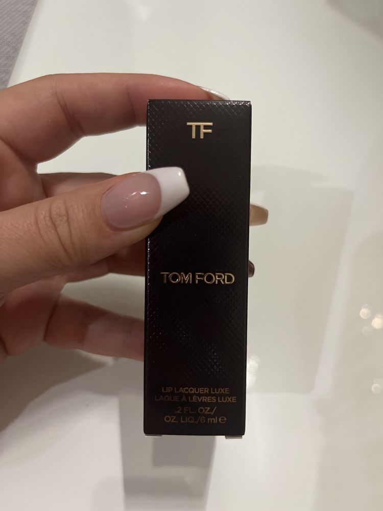 Tom Ford червило / гланц Infuriate
