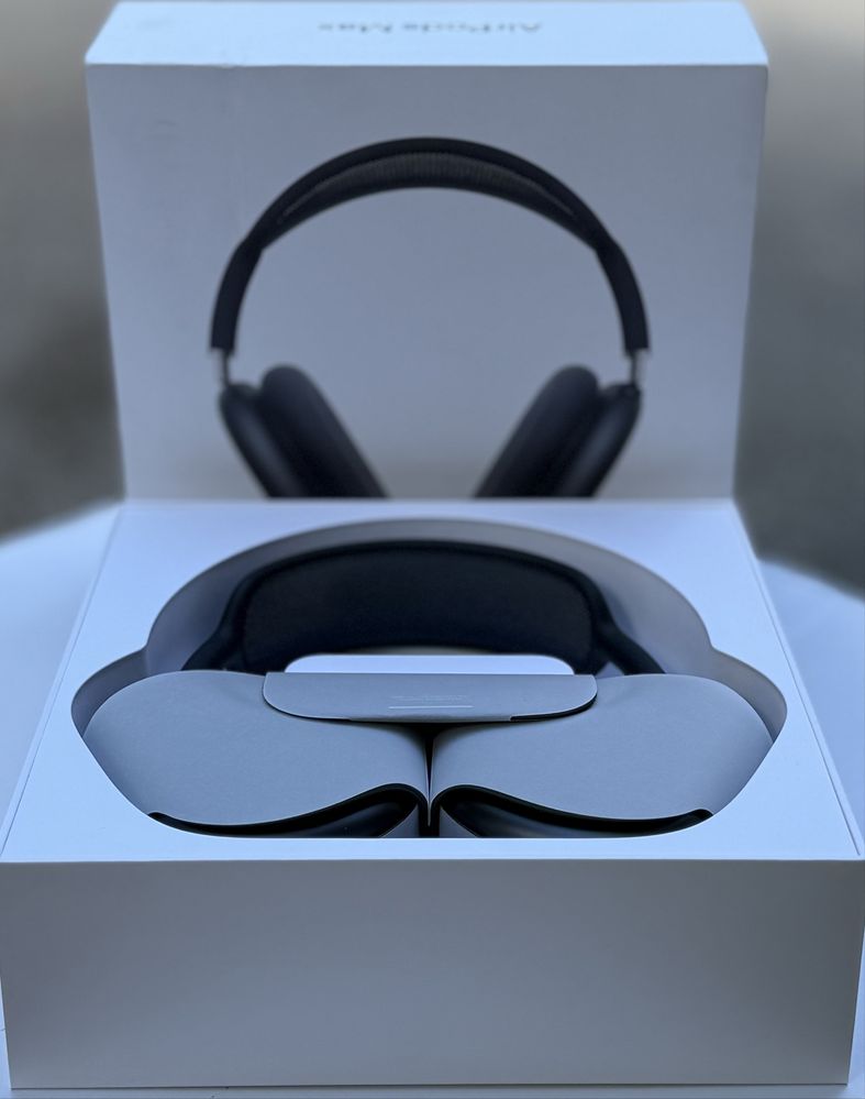НОВО!!! Безжични слушалки Apple AirPods Max (2024) Midnight