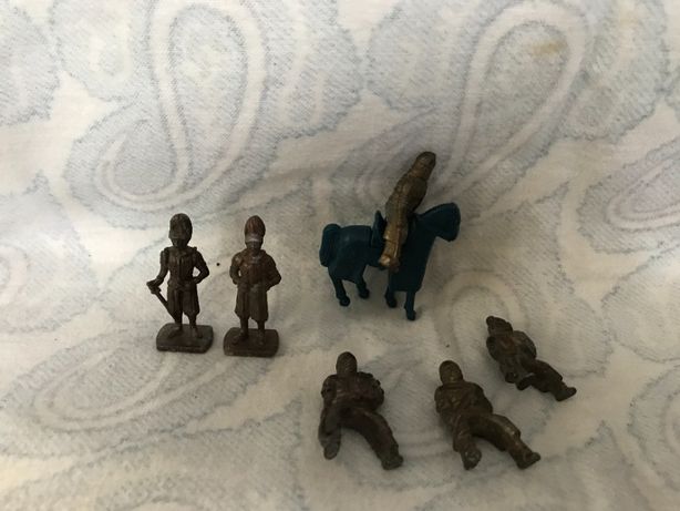 Киндер игрушки - металлические солдатики всадники