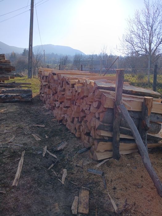 Vând lemn de foc esență tare fag