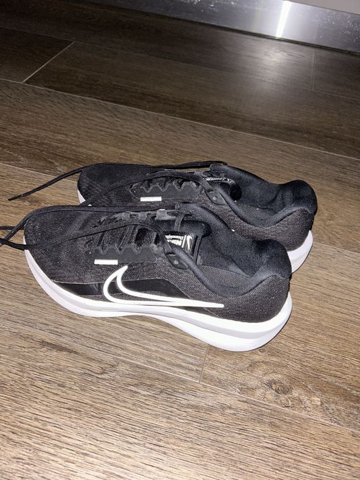 Nike обувки