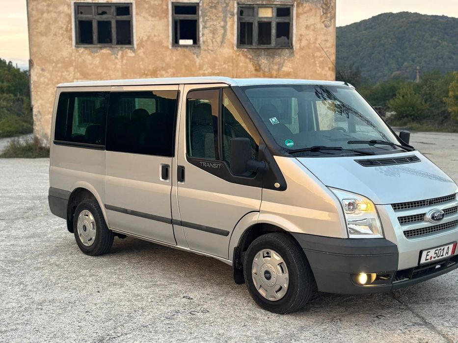 Vând Ford Transit 8+1 2013 Euro 5