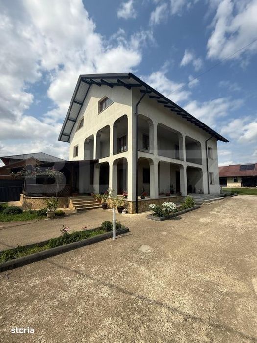 Casa/Vila 450 mp utili, 8000 mp teren + casa in constructie, Plopeni,