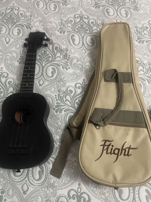 музыкальный инструмент укулеле