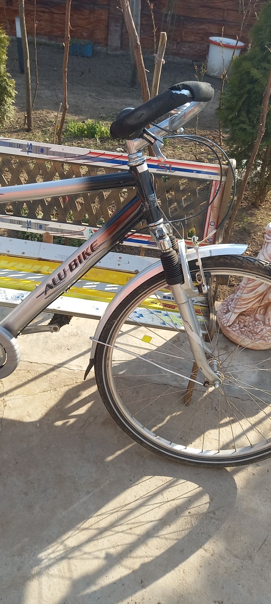 Bicicleta de aluminiu