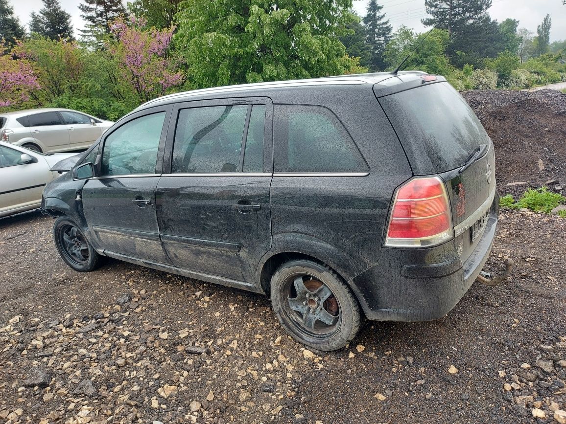 Салон за Опел Зафира Б/Opel zafira B 2008