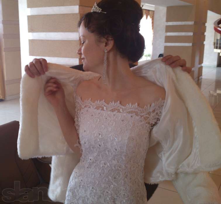 Продаю нежное свадебное платье 42р