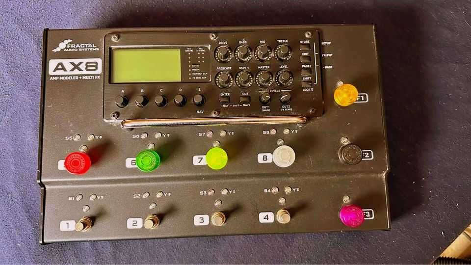 Fractal AX8 процесор китара