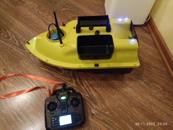 Navomodel/barcă de nădit,cu GPS,NOU