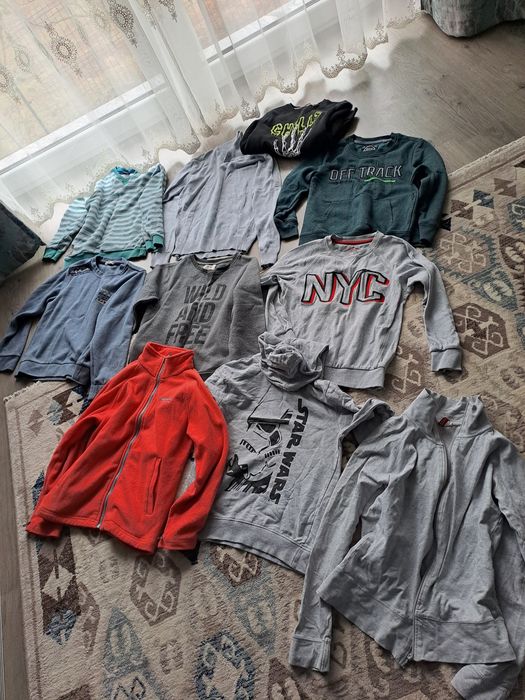 Vând bluzițe baieti în stare buna