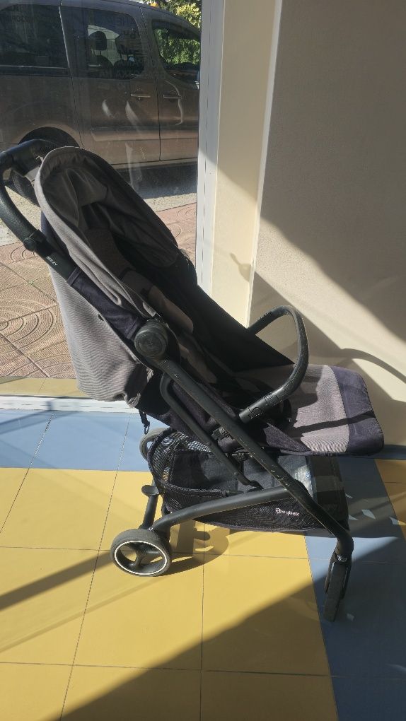 Количка Cybex Beezy