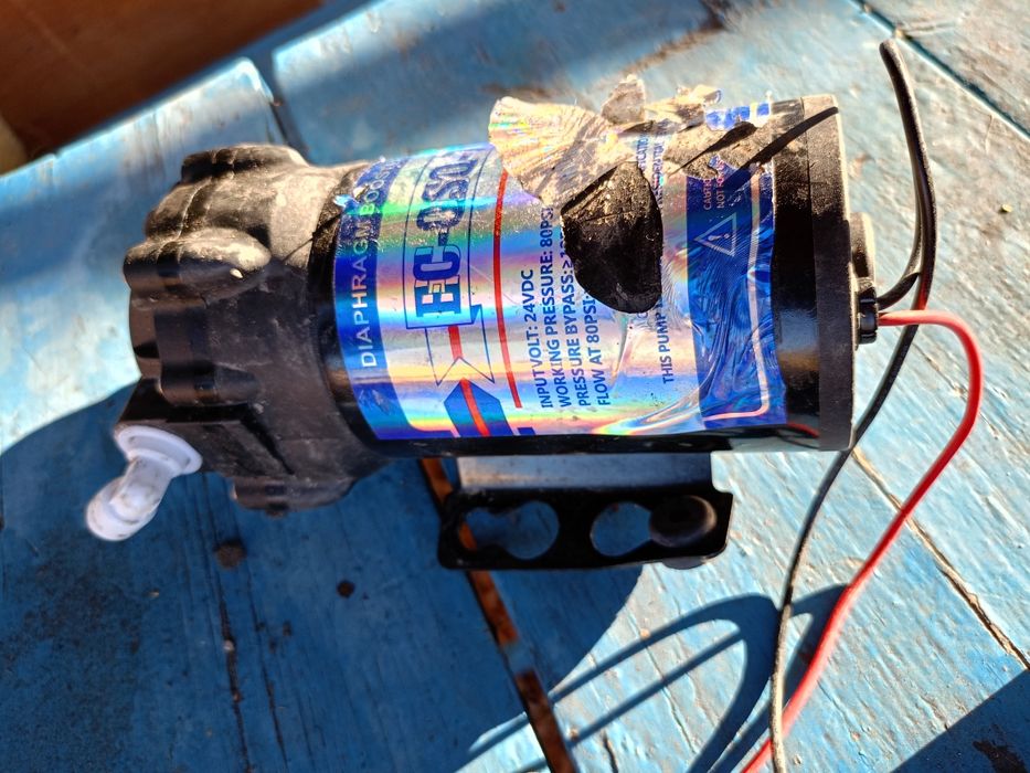 Водный насос для нагнетания воды в фильтры