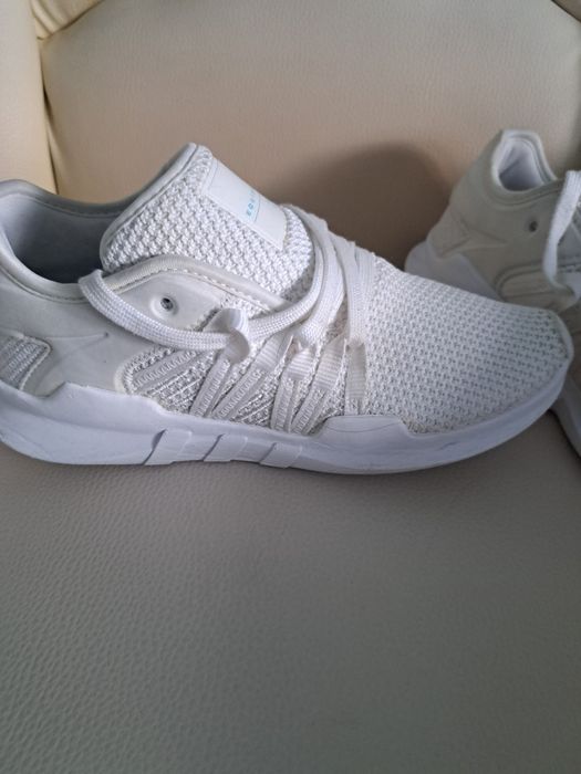 Adidași nr 38 impecabili