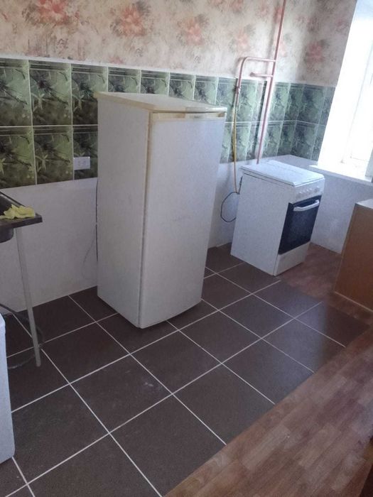 Хозяин сдам полуторку около стадиона Химик