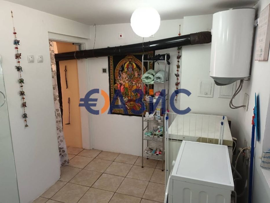 Голяма двуетажна къща в с. Зорница, обл. Бургас, 120 кв. м,