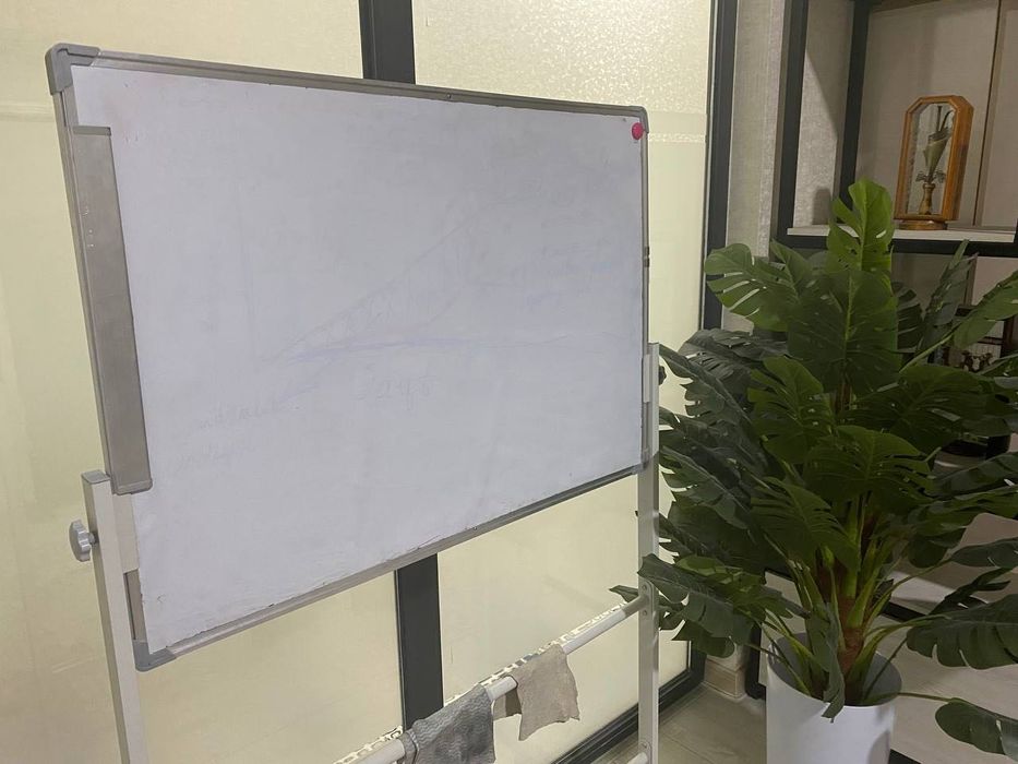 Srochna ofis arendaga beriladi ( hamma mebellari ichida )