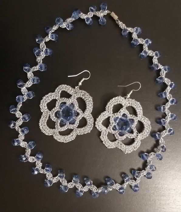 Vand set crosetat cu aplicatii de cristale sintetice