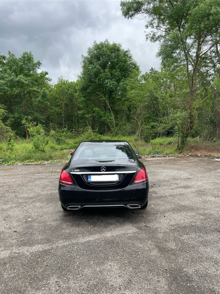 Mercedes c-300 2016