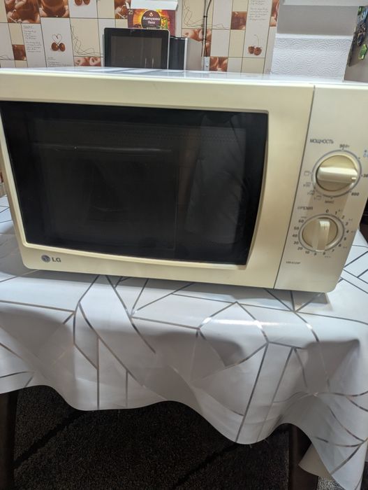Микроволновка продам