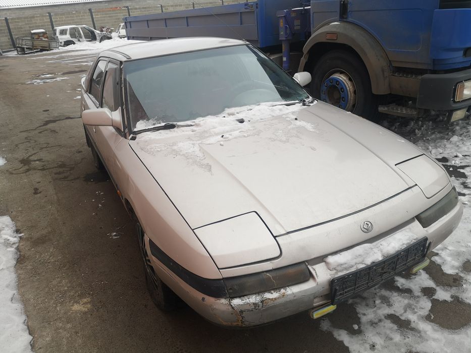 Продам мазду 323 по запчастям
