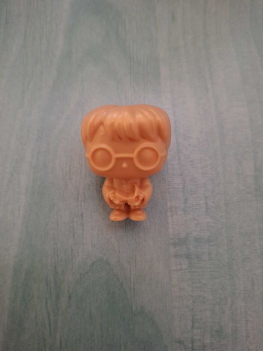 Figurina de colectie Golden Harry Potter Kinder Joy