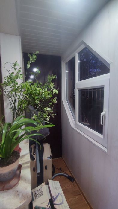 Uy sotiladi. Kirib yashash holatida.