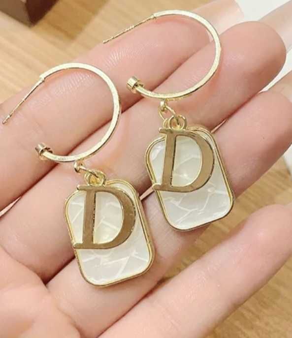 Уникални обици Dior