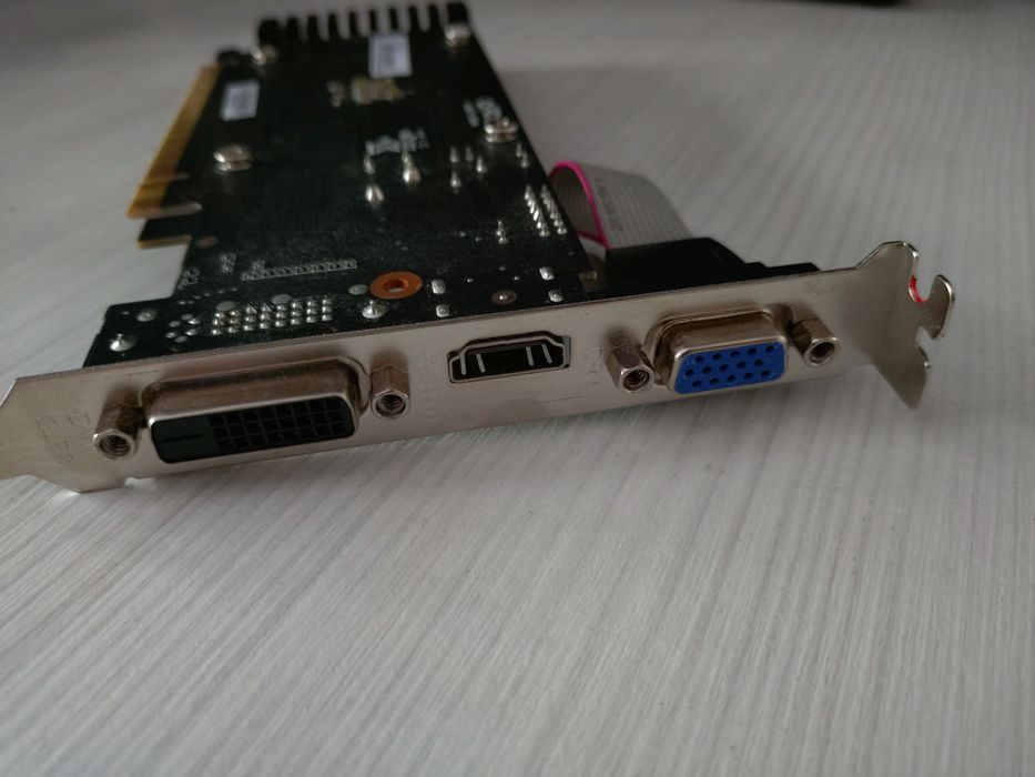 Placă video GeForce 720