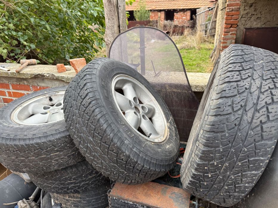 Джанти с гуми за Land Rover R15
