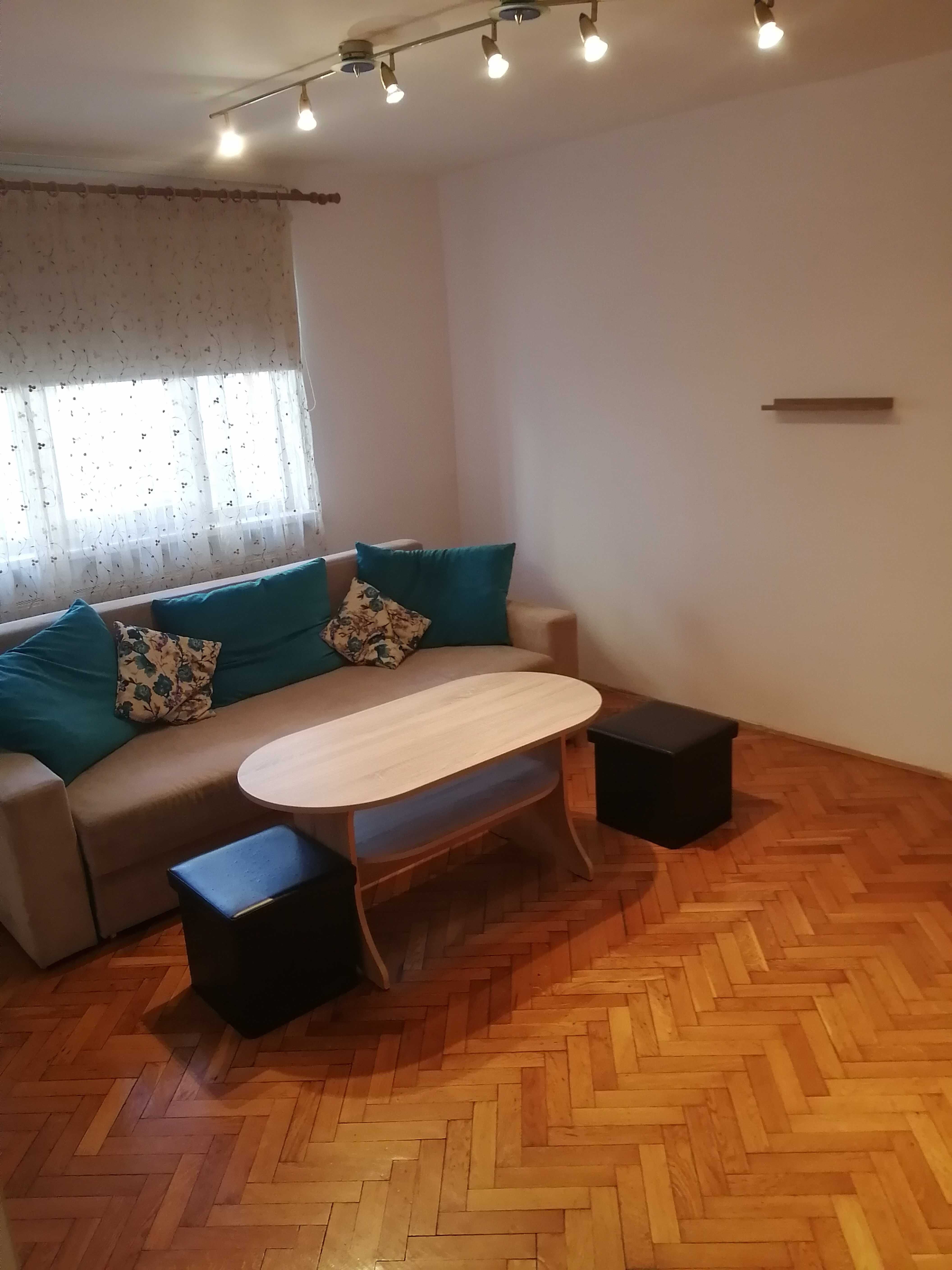 PROPRIETAR închiriez apartament cu 2 cam. spatios zona Stadion-Olimpia